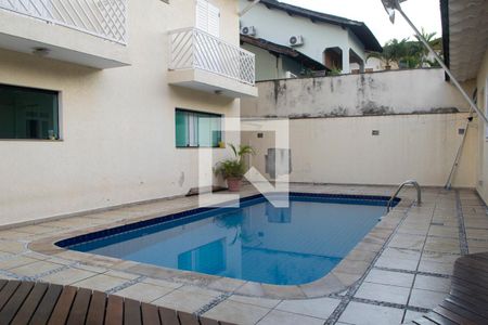 Casa à venda com 365m², 4 quartos e 4 vagas Casa à venda com 365m², 4 quartos e 4 vagasquintal