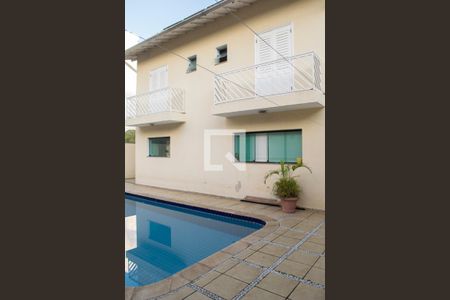 Casa à venda com 365m², 4 quartos e 4 vagas Casa à venda com 365m², 4 quartos e 4 vagasquintal