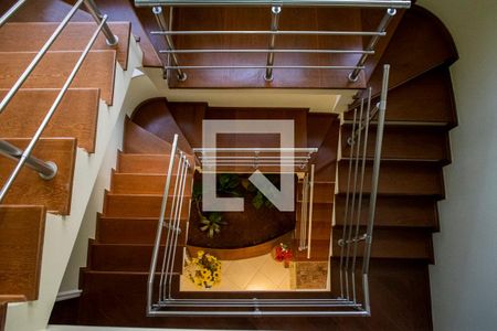 Casa à venda com 365m², 4 quartos e 4 vagas Casa à venda com 365m², 4 quartos e 4 vagashall