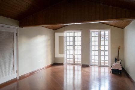 Casa à venda com 365m², 4 quartos e 4 vagas Casa à venda com 365m², 4 quartos e 4 vagassotão