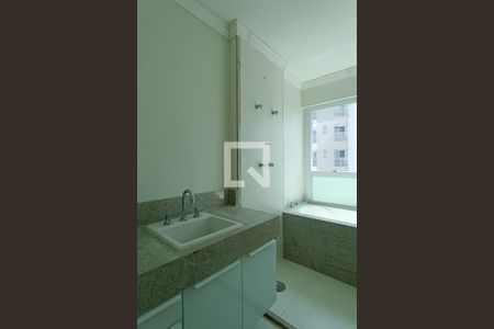 Apartamento à venda com 387m², 4 quartos e 4 vagas Apartamento à venda com 387m², 4 quartos e 4 vagasBanheiro 2 da suíte master
