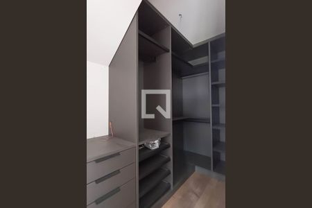 Apartamento à venda com 387m², 4 quartos e 4 vagas Apartamento à venda com 387m², 4 quartos e 4 vagasCloset 2 da  suíte master