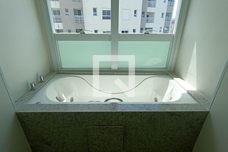 Apartamento à venda com 387m², 4 quartos e 4 vagas Apartamento à venda com 387m², 4 quartos e 4 vagasBanheiro 2 da suíte master