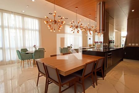 Apartamento à venda com 387m², 4 quartos e 4 vagas Apartamento à venda com 387m², 4 quartos e 4 vagasÁrea comum - Salão de festas