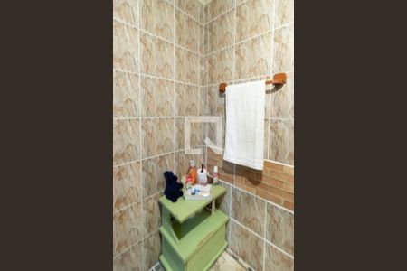 Casa à venda com 350m², 5 quartos e 4 vagas Casa à venda com 350m², 5 quartos e 4 vagasBanheiro Corredor