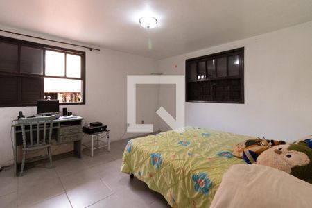 Casa à venda com 350m², 5 quartos e 4 vagas Casa à venda com 350m², 5 quartos e 4 vagasQuarto 5 - suíte