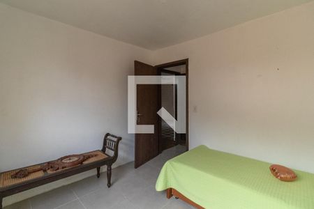 Casa à venda com 350m², 5 quartos e 4 vagas Casa à venda com 350m², 5 quartos e 4 vagasQuarto 4