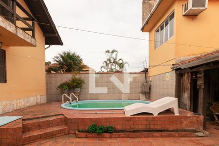 Casa à venda com 350m², 5 quartos e 4 vagas Casa à venda com 350m², 5 quartos e 4 vagasPiscina