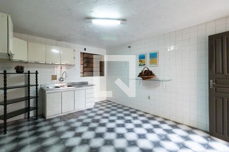 Casa à venda com 350m², 5 quartos e 4 vagas Casa à venda com 350m², 5 quartos e 4 vagasCozinha