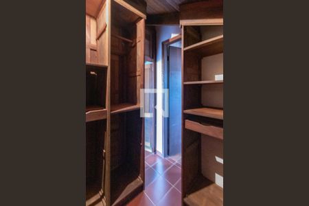 Casa à venda com 350m², 5 quartos e 4 vagas Casa à venda com 350m², 5 quartos e 4 vagasQuarto 3 - suíte