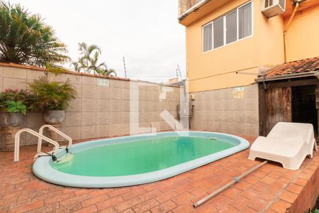 Casa à venda com 350m², 5 quartos e 4 vagas Casa à venda com 350m², 5 quartos e 4 vagasPiscina
