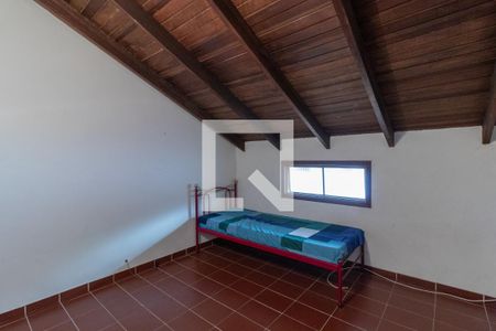 Casa à venda com 350m², 5 quartos e 4 vagas Casa à venda com 350m², 5 quartos e 4 vagasQuarto 2