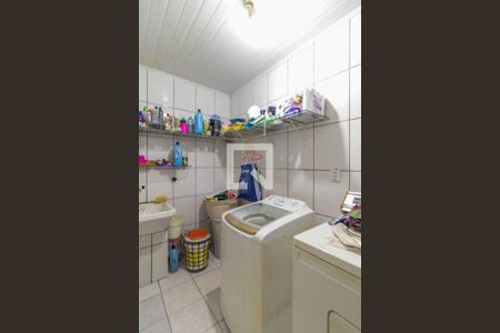 Casa à venda com 350m², 5 quartos e 4 vagas Casa à venda com 350m², 5 quartos e 4 vagasÁrea de Serviço