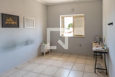 Casa à venda com 215m², 4 quartos e 3 vagas Casa à venda com 215m², 4 quartos e 3 vagasQuarto 1