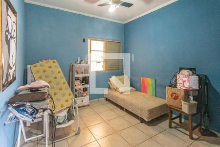 Casa à venda com 215m², 4 quartos e 3 vagas Casa à venda com 215m², 4 quartos e 3 vagasQuarto 2