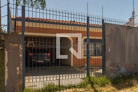 Casa à venda com 215m², 4 quartos e 3 vagas Casa à venda com 215m², 4 quartos e 3 vagasFachada Principal