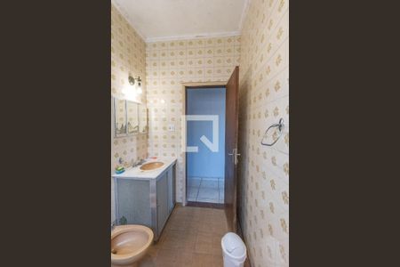 Casa à venda com 215m², 4 quartos e 3 vagas Casa à venda com 215m², 4 quartos e 3 vagasBanheiro Social