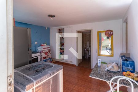 Casa à venda com 215m², 4 quartos e 3 vagas Casa à venda com 215m², 4 quartos e 3 vagasCasa dos Fundos - Sala