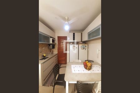 Apartamento à venda com 96m², 3 quartos e 2 vagas Apartamento à venda com 96m², 3 quartos e 2 vagasCozinha