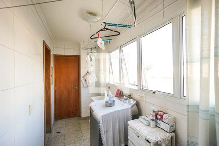 Apartamento à venda com 188m², 4 quartos e 3 vagas Apartamento à venda com 188m², 4 quartos e 3 vagasÁrea de serviço