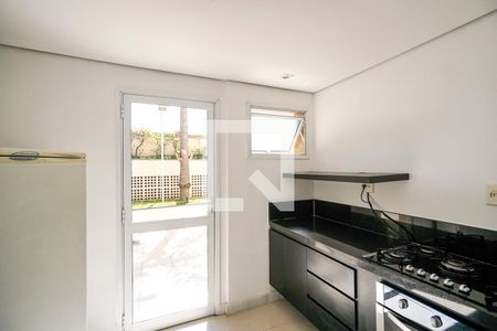 Apartamento à venda com 188m², 4 quartos e 3 vagas Apartamento à venda com 188m², 4 quartos e 3 vagasCopa do salão de festas