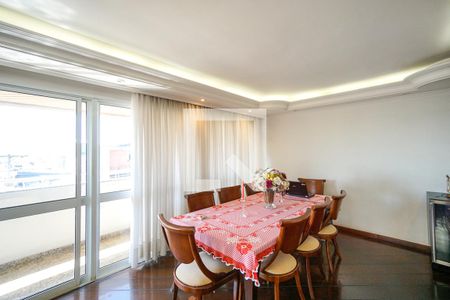 Apartamento à venda com 188m², 4 quartos e 3 vagas Apartamento à venda com 188m², 4 quartos e 3 vagasSala de jantar