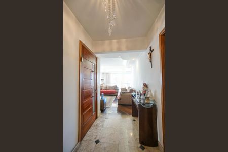 Apartamento à venda com 188m², 4 quartos e 3 vagas Apartamento à venda com 188m², 4 quartos e 3 vagasHall de entrada