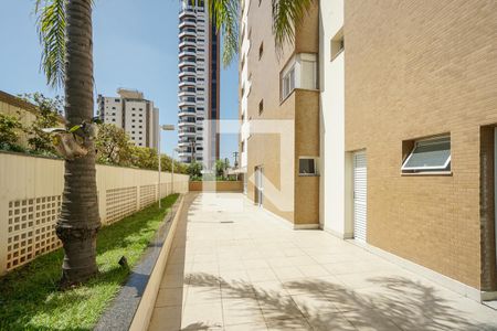 Apartamento à venda com 188m², 4 quartos e 3 vagas Apartamento à venda com 188m², 4 quartos e 3 vagasÁrea externa