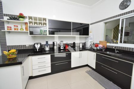 Casa à venda com 238m², 3 quartos e 2 vagas Casa à venda com 238m², 3 quartos e 2 vagasCozinha