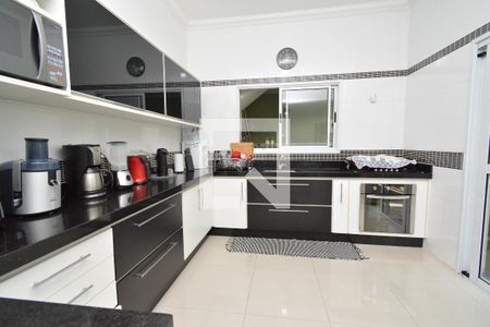 Casa à venda com 238m², 3 quartos e 2 vagas Casa à venda com 238m², 3 quartos e 2 vagasCozinha