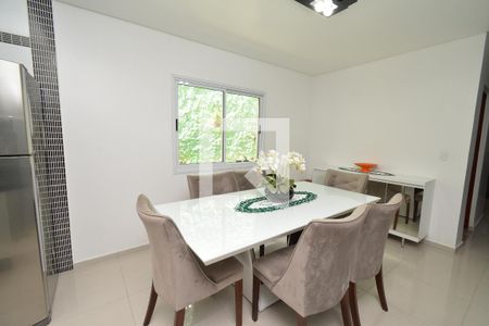 Casa à venda com 238m², 3 quartos e 2 vagas Casa à venda com 238m², 3 quartos e 2 vagasCozinha