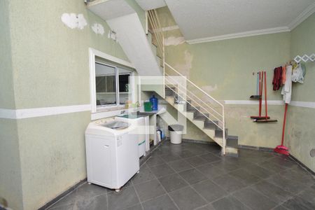 Casa à venda com 238m², 3 quartos e 2 vagas Casa à venda com 238m², 3 quartos e 2 vagasÁrea de Serviço