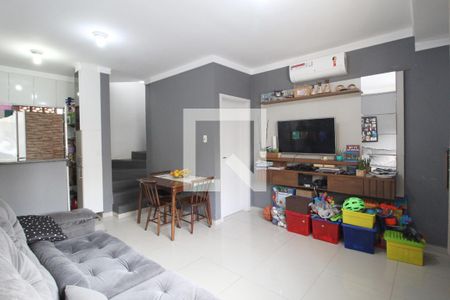 Sala de casa de condomínio para alugar com 2 quartos, 65m² em Caguassu, Sorocaba