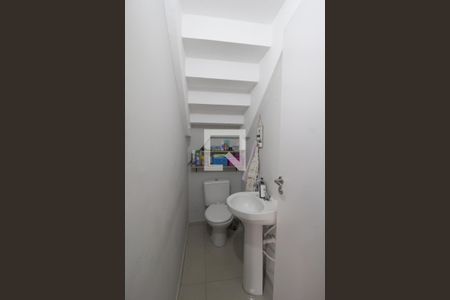 Lavabo de casa de condomínio para alugar com 2 quartos, 65m² em Caguassu, Sorocaba