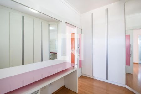 Apartamento à venda com 104m², 3 quartos e 2 vagas Apartamento à venda com 104m², 3 quartos e 2 vagasCloset da Suíte