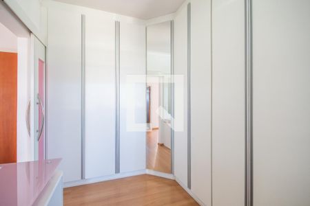 Apartamento à venda com 104m², 3 quartos e 2 vagas Apartamento à venda com 104m², 3 quartos e 2 vagasCloset da Suíte