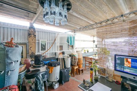 Casa à venda com 190m², 2 quartos e 1 vaga Casa à venda com 190m², 2 quartos e 1 vagaTerraço