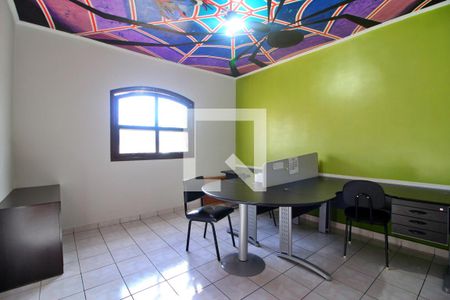 Casa à venda com 315m², 5 quartos e 4 vagasQuarto 3