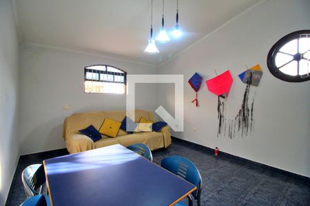 Casa à venda com 315m², 5 quartos e 4 vagasQuarto 5