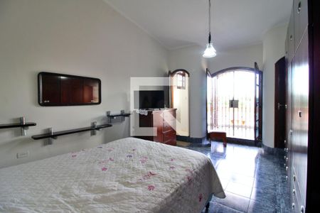 Casa à venda com 315m², 5 quartos e 4 vagasSuíte 2