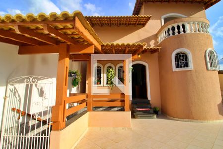 Casa à venda com 315m², 5 quartos e 4 vagasVaranda