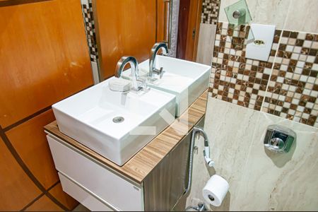 Casa à venda com 365m², 3 quartos e 2 vagas Casa à venda com 365m², 3 quartos e 2 vagasQuarto 2 - Suite