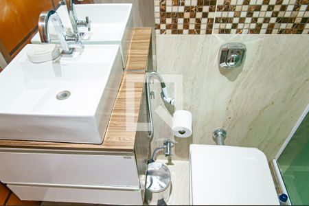 Casa à venda com 365m², 3 quartos e 2 vagas Casa à venda com 365m², 3 quartos e 2 vagasQuarto 2 - Suite