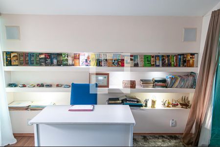 Casa à venda com 365m², 3 quartos e 2 vagas Casa à venda com 365m², 3 quartos e 2 vagasQuarto 2 - Suite