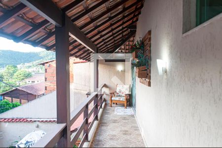 Casa à venda com 365m², 3 quartos e 2 vagas Casa à venda com 365m², 3 quartos e 2 vagasQuarto 2 - Varanda