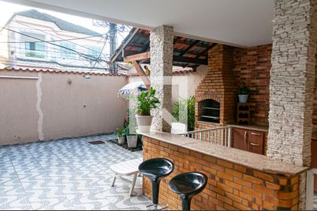 Casa à venda com 365m², 3 quartos e 2 vagas Casa à venda com 365m², 3 quartos e 2 vagasQuintal