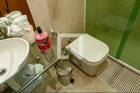 Casa à venda com 365m², 3 quartos e 2 vagas Casa à venda com 365m², 3 quartos e 2 vagasBanheiro