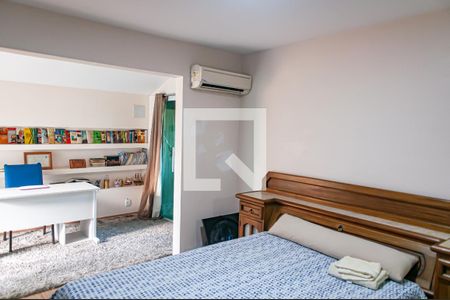 Casa à venda com 365m², 3 quartos e 2 vagas Casa à venda com 365m², 3 quartos e 2 vagasQuarto 2 - Suite