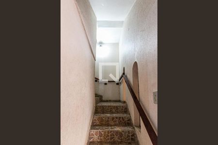 Casa à venda com 308m², 7 quartos e 1 vaga Casa à venda com 308m², 7 quartos e 1 vagaEscada