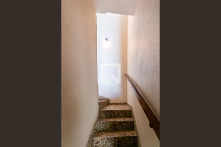 Casa à venda com 308m², 7 quartos e 1 vaga Casa à venda com 308m², 7 quartos e 1 vagaEscada
